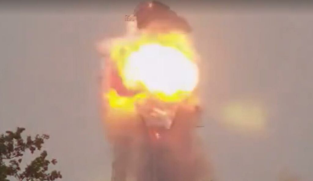 SpaceX猛禽火箭引擎測試時爆炸：現場火光濃煙，預計無損人員