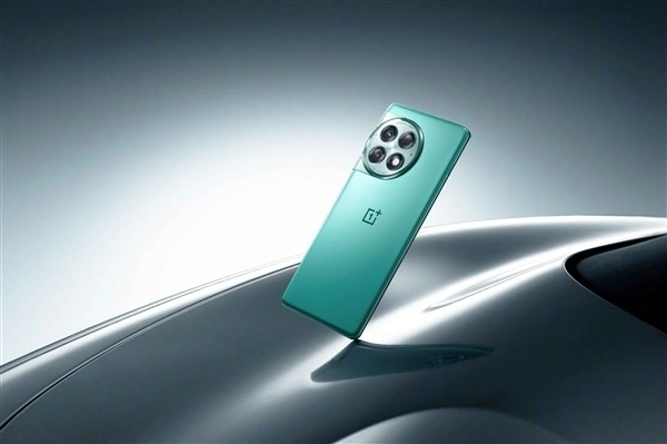一加Ace3 Pro搭載同檔唯一金屬中框+3D一體化陶瓷：質感堪比萬元旗艦