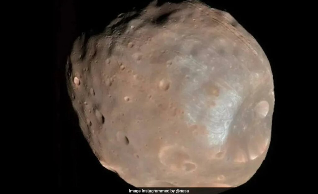 NASA發布火星衛星“火衛一”照片，網友戲稱“太空馬鈴薯”