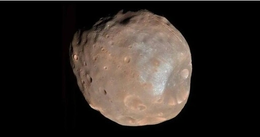 NASA發現「太空馬鈴薯」 表面充滿冰痕