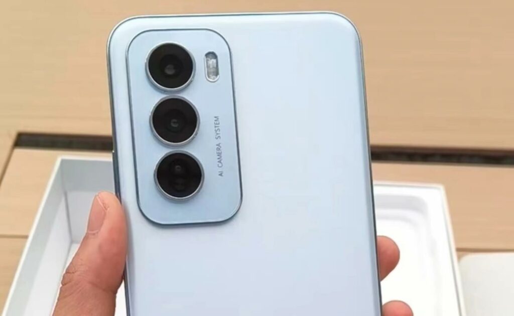 OPPO Reno 12全新配色淺藍色真機曝光，已開啟預售