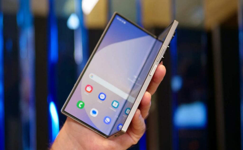 三星Galaxy Z Fold6災情：遇漆面剝落問題，三星指第三方充電器為元兇