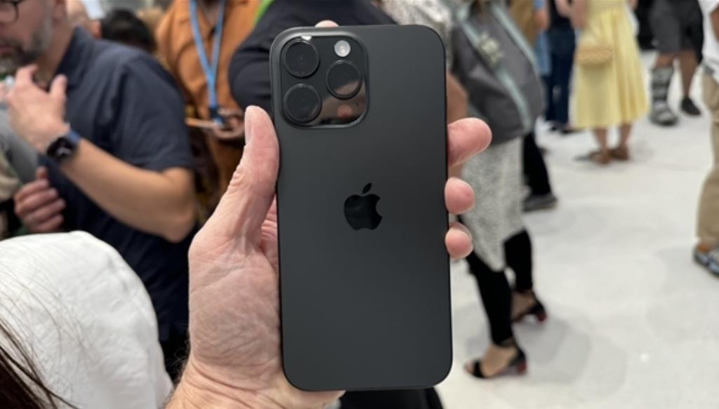 iPhone 16 Pro Max揭秘：搭載高通驍龍SDX71M 5G基帶，效能顯著提升